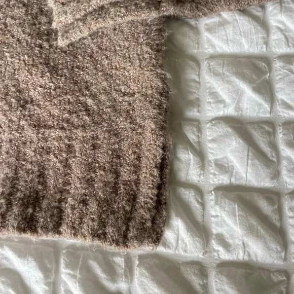 Anthropologie moth tan fuzzy cold shoulder sweater - Picture 6 of 8